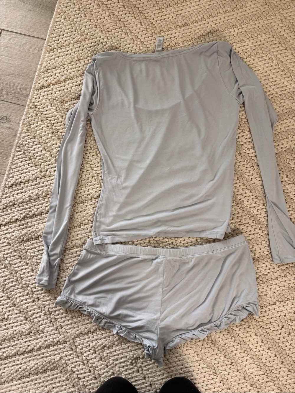 SKIMS Light Blue Modal Long-Sleeve Top & Ruffle Short Pajama Set - Picture 4 of 5